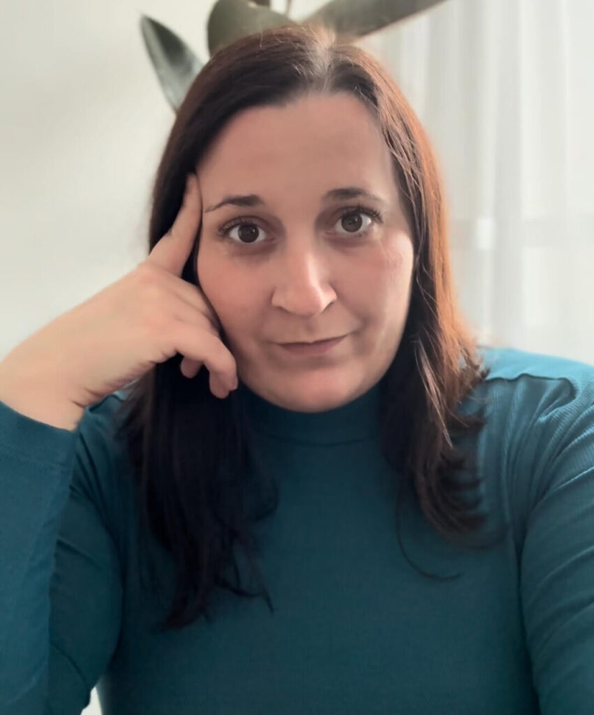 Nyéki Tímea_tölcsérépítő